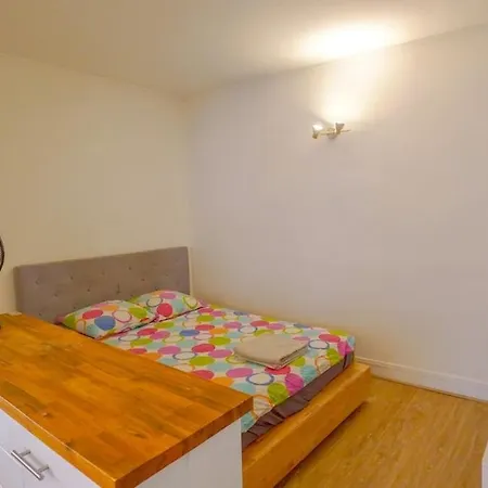7 Sunny Hideaway Place Des Vosges Apartment *